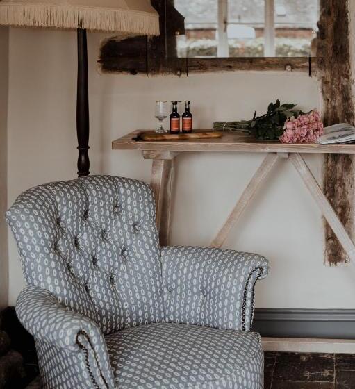 スタンダードルーム, The Fitzherbert Farmhouse