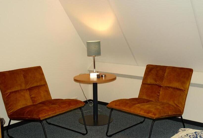 스탠다드 룸, Café Restaurant De Kroon