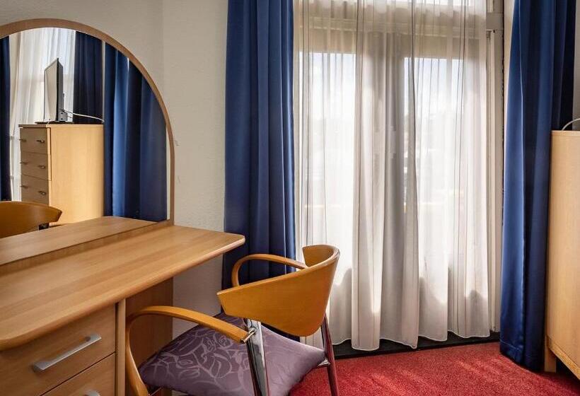 Номер Стандарт, T Gemeentehuis