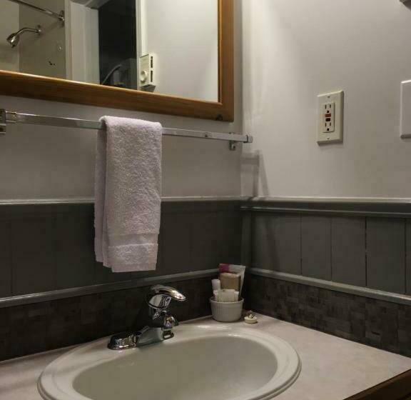 סוויטה, Pinewood Inn