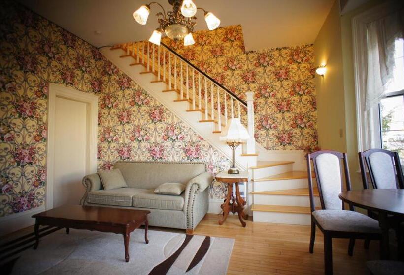 デラックススイート, Inn On Frederick