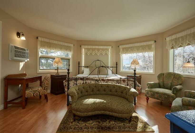 스위트 킹사이즈 침대, Lady Macdonald Country Inn