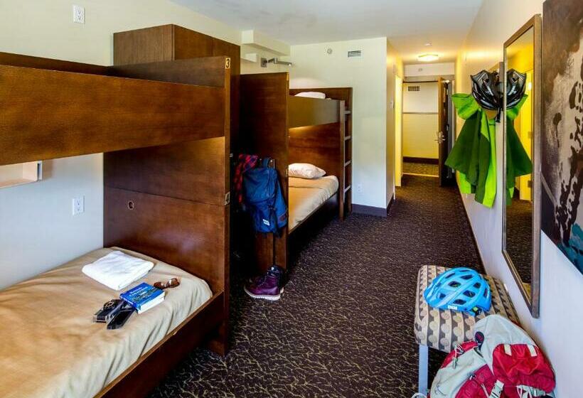 Кровать в Общей Комнате, Hi Whistler   Hostel