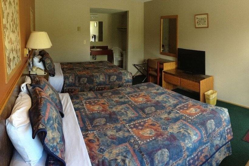 ２ダブルベッドのスタンダードルーム, Swiss Village Inn