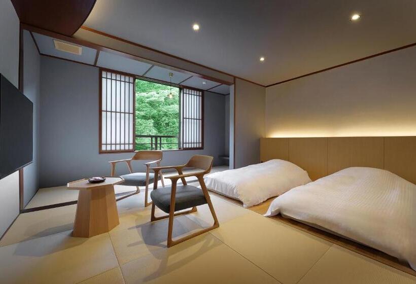Номер Deluxe, Moritaya