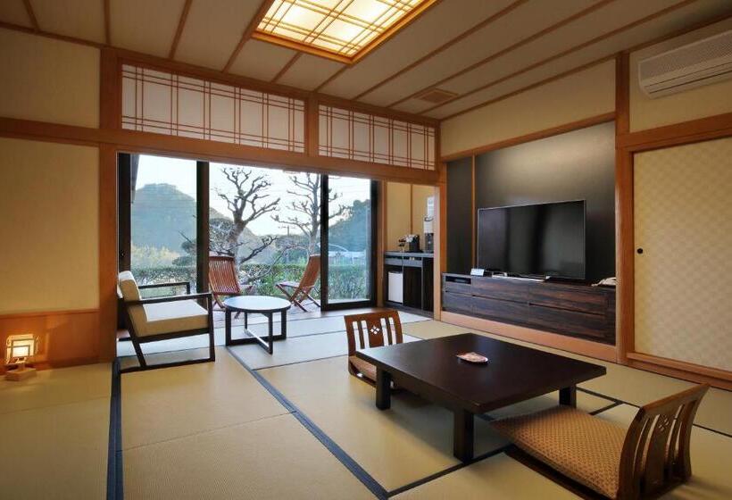 Quarto Estandar, Ryokusuitei