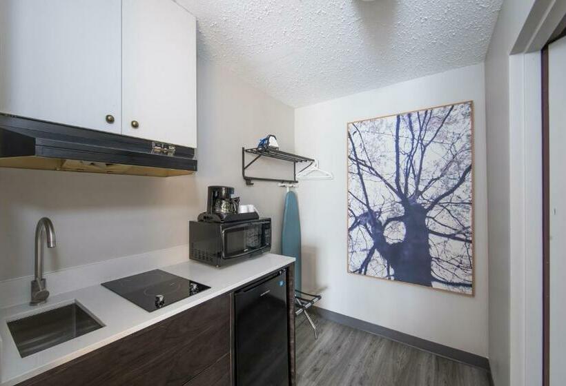 Люкс Кровать Квин, Surestay Hotel By Best Western Castlegar