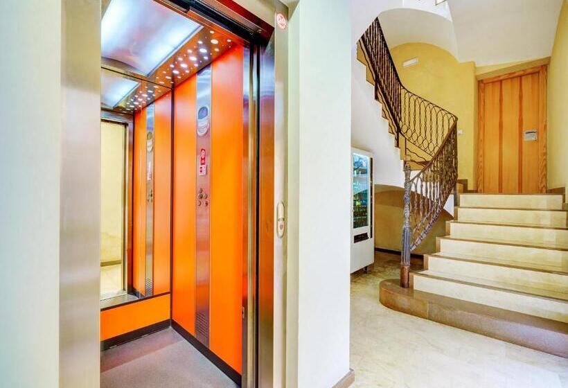 패밀리 룸, Casa Del Cigroner