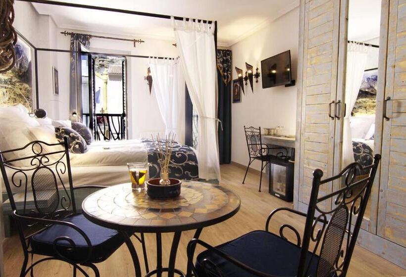 带阳台的三人标准间, Boutique Hotel Sierra De Alicante