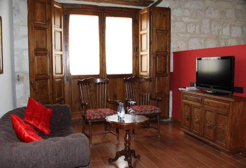 جناح, Concejo Hospederia