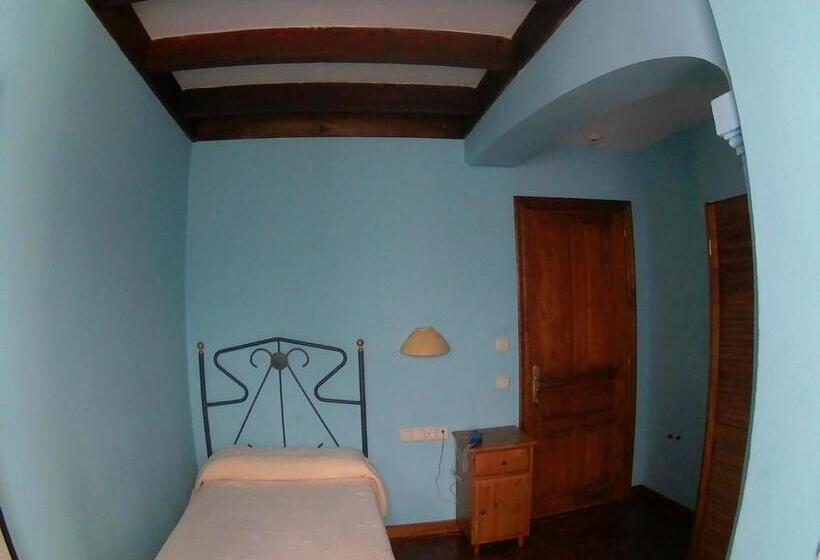 غرفة أساسية فردية, Los Laureles