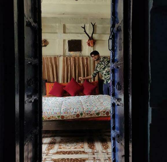 小型套房带阳台, Bob Hostel