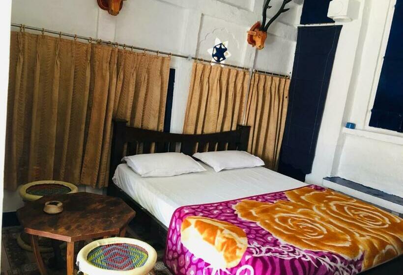 小型套房带阳台, Bob Hostel