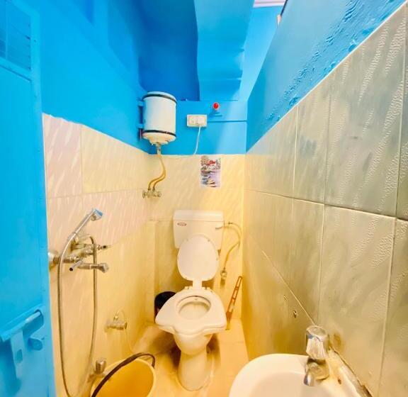 豪华房间, Bob Hostel