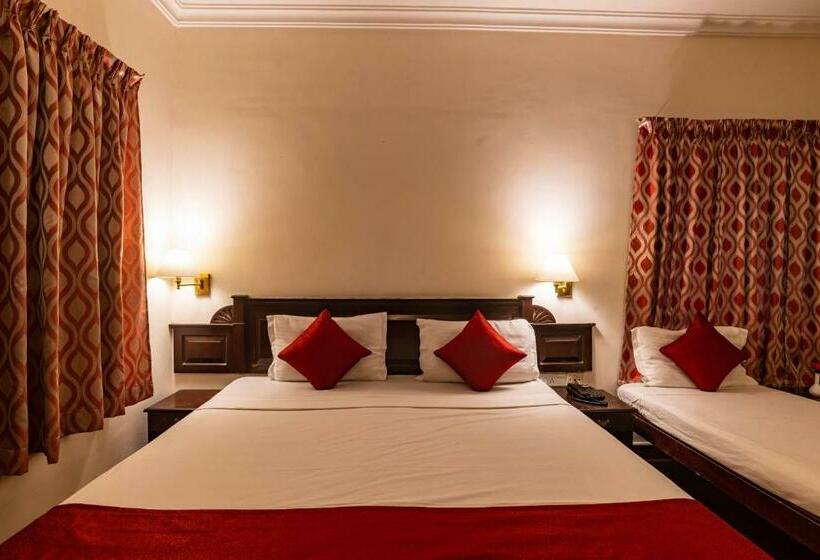 Трехместный Номер Deluxe, Archana Inn