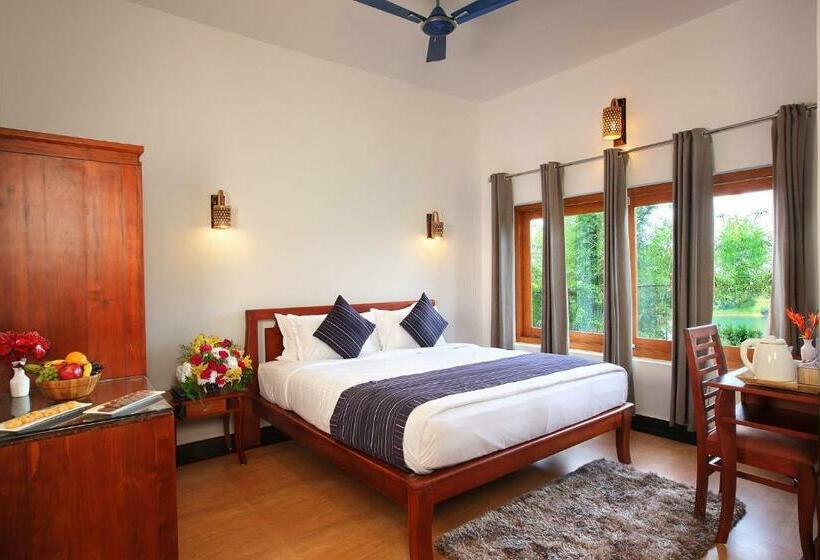 스탠다드 룸 호수 전망, Arayal Resort A Unit Of Sharoy Resort