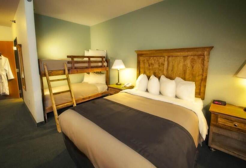 Семейный Номер, Junction Inn Suites & Conference Center