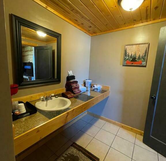 Номер Deluxe, The Fishing Bear Lodge