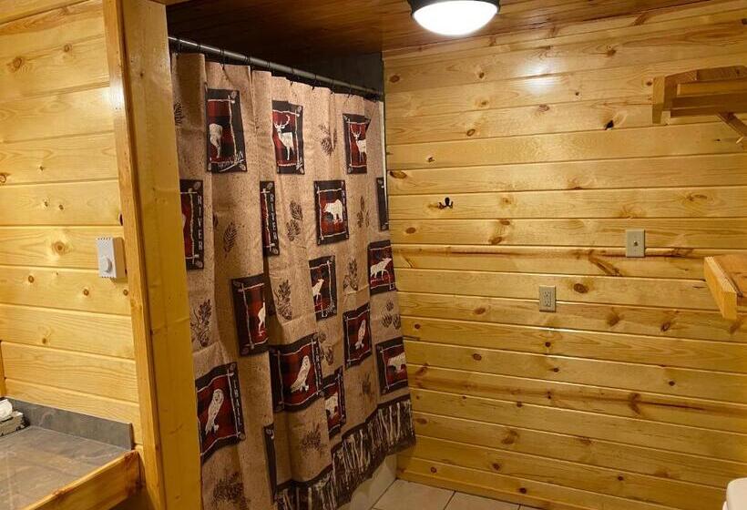 Family Suite, The Fishing Bear Lodge
