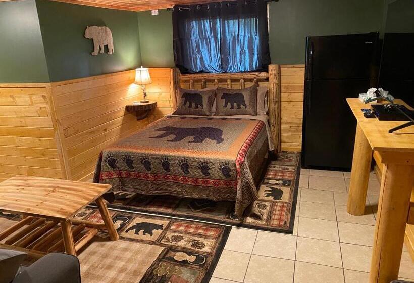 Family Suite, The Fishing Bear Lodge