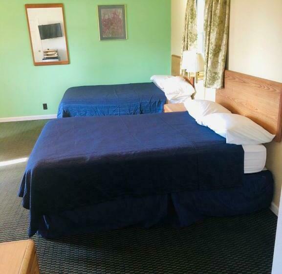 Camera Standard, Woodridge Motel