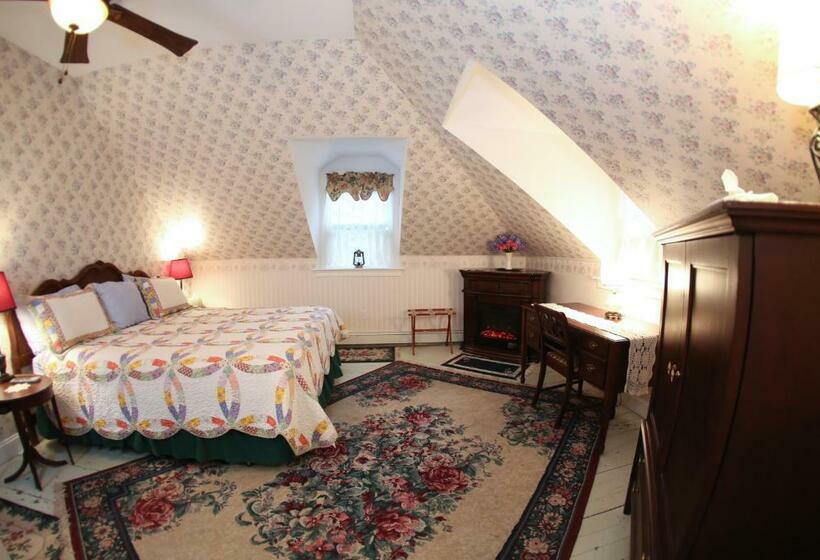 سوئیت با تخت بزرگ, Center Harbor Sutton House B & B