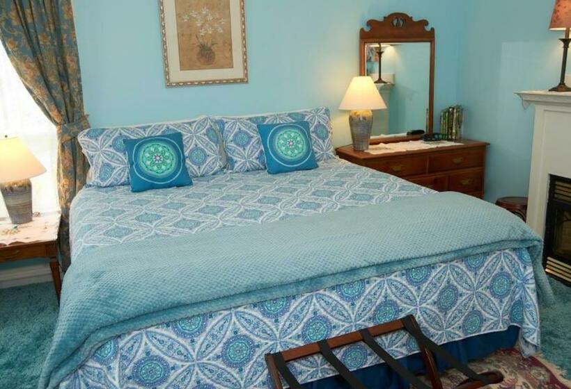 سوئیت با تخت بزرگ, Center Harbor Sutton House B & B