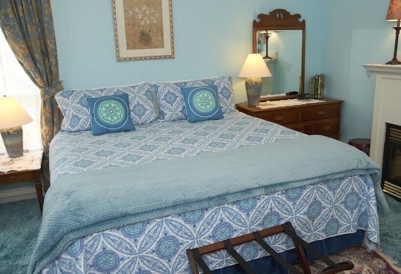 سوئیت با تخت بزرگ, Center Harbor Sutton House B & B