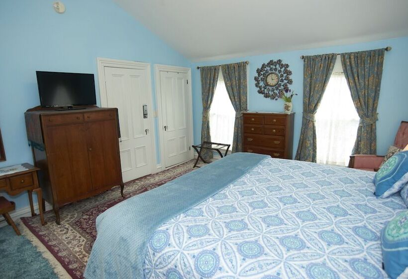 سوئیت با تخت بزرگ, Center Harbor Sutton House B & B