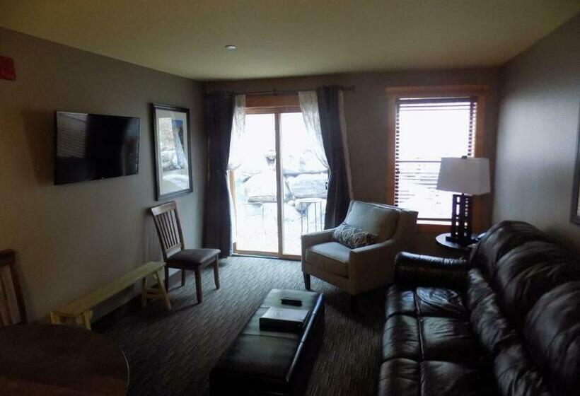 Deluxe Suite King Bed, Breck Inn
