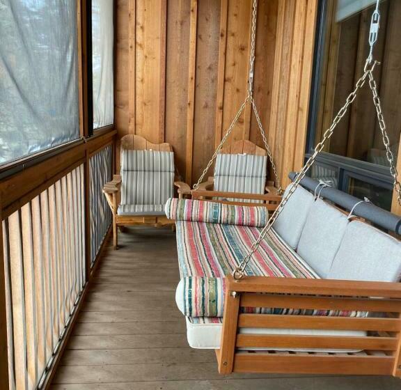 스위트 킹사이즈 침대, Twisp River Suites