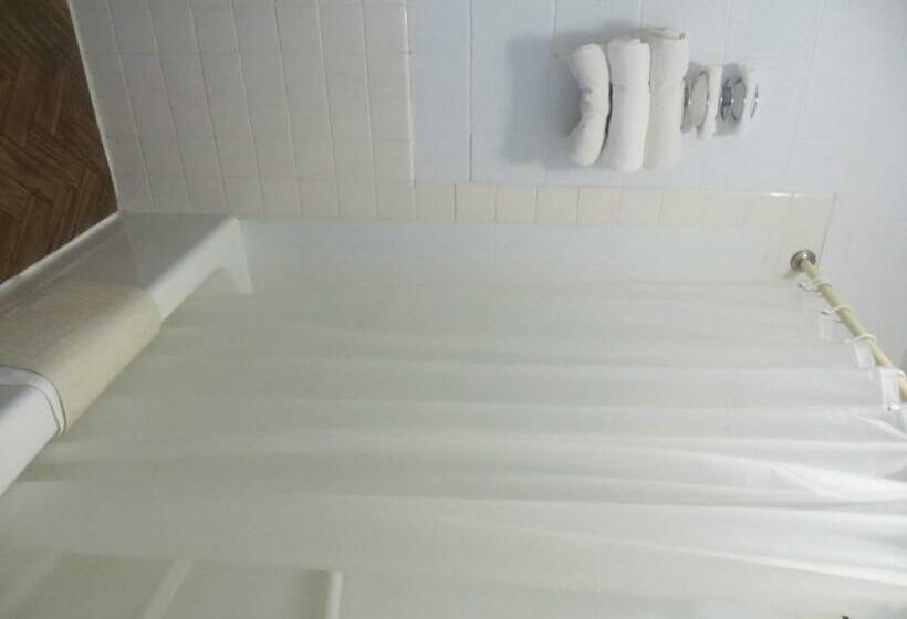 스탠다드 룸, Budget Inn Adair