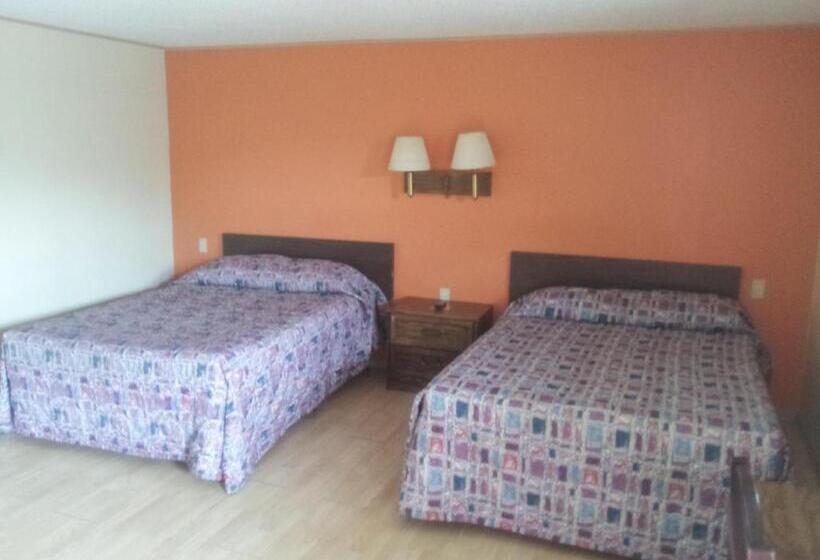 Номер Стандарт Трехместный, Mustang Motel
