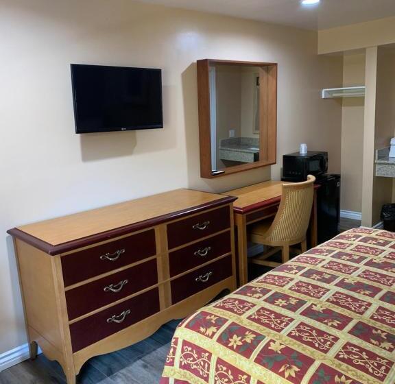 キングサイズベッドのスタンダードルーム, Budget Inn Motel