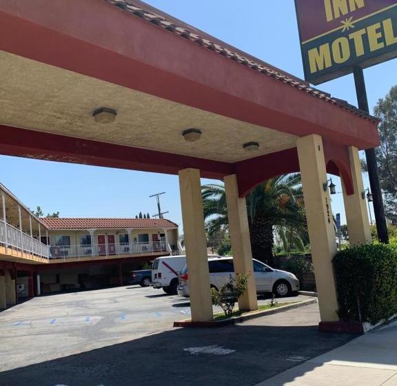 디럭스 룸, Budget Inn Motel