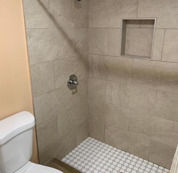 デラックスルーム, Budget Inn Motel