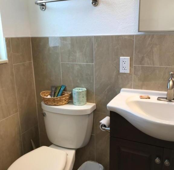 Студио Стандарт Кровать Кинг, Carlton House Motel And Suites