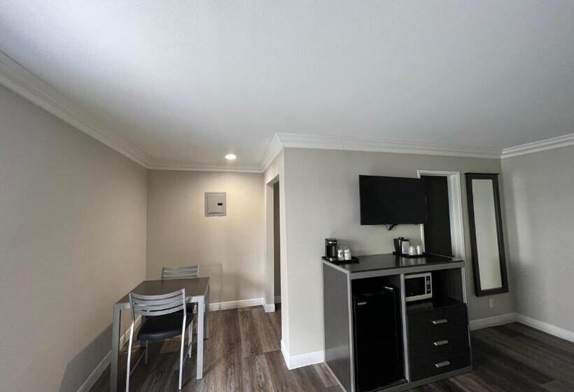 Quarto Estandar Cama King, Deluxe Inn Hawthorne/ Lax