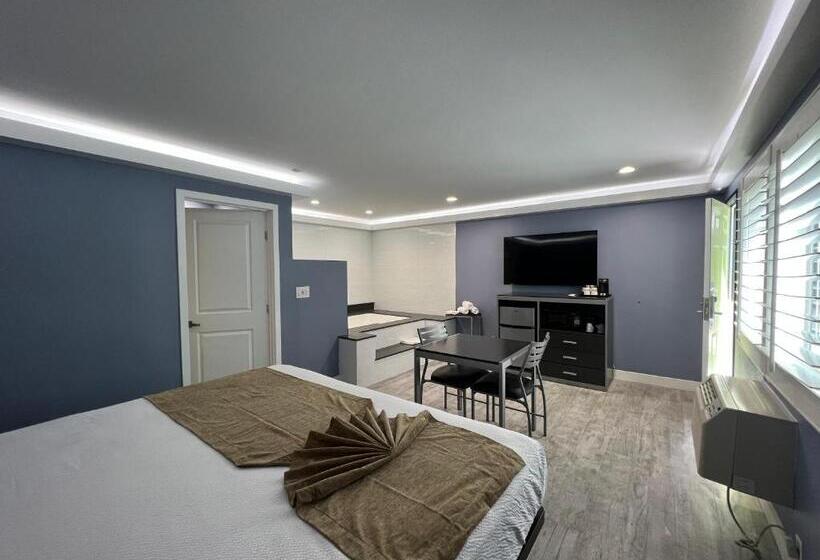 디럭스 스위트 킹 침대, Deluxe Inn Hawthorne/ Lax