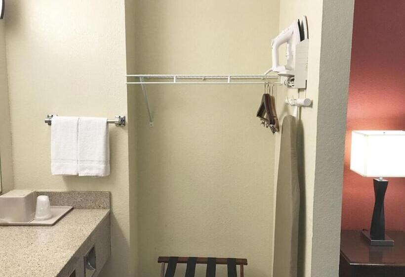 غرفه قياسيه سريرين مزدوجين, Super 8 By Wyndham Greensburg