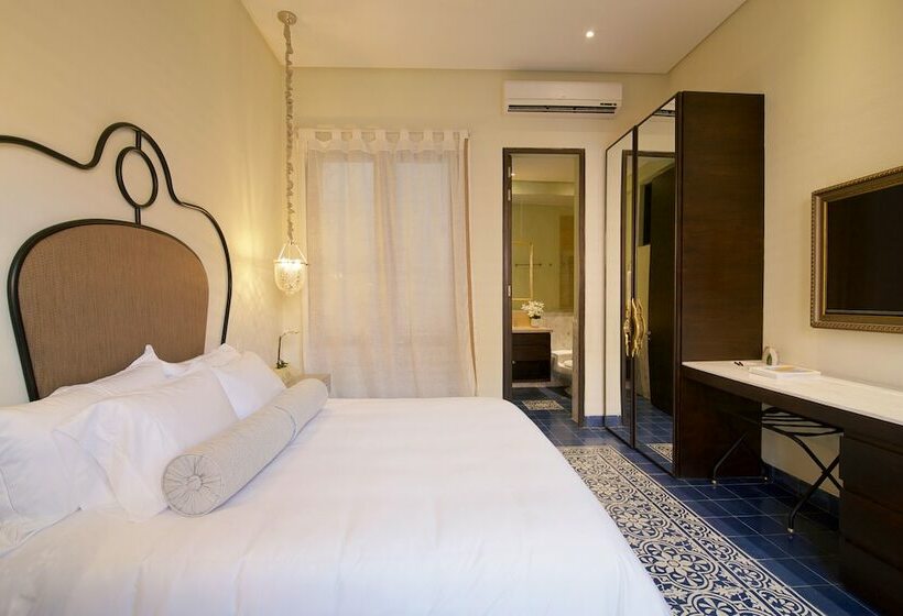Номер Superior, Capellan De Getsemani