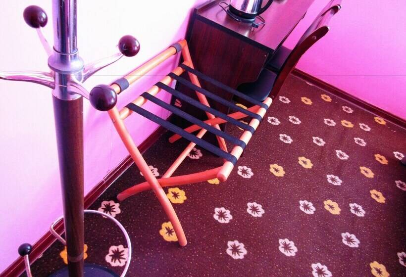 اتاق استاندارد, 25 Four Seasons Youth Hostel
