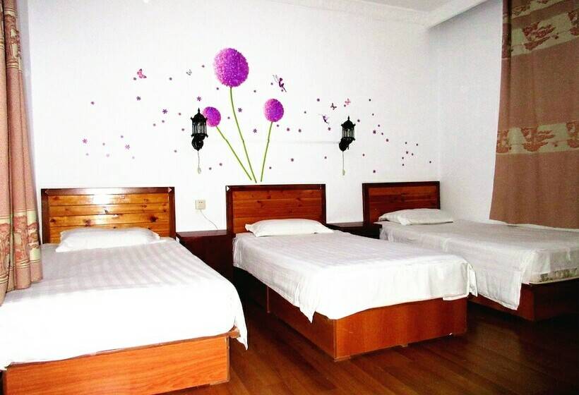 اتاق استاندارد سه نفره, 25 Four Seasons Youth Hostel