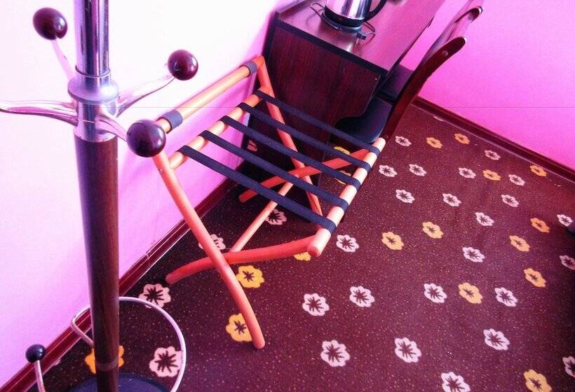 اتاق استاندارد, 25 Four Seasons Youth Hostel