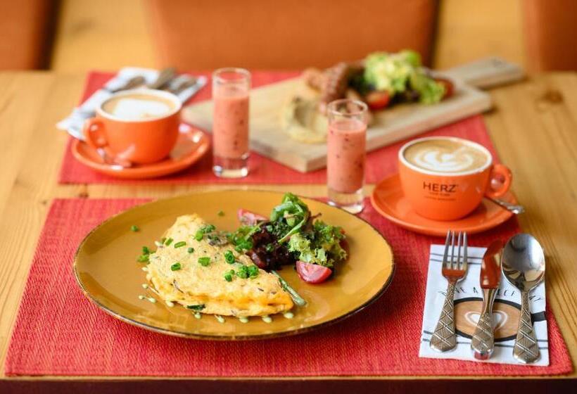 Номер Deluxe, Maison Bistro &
