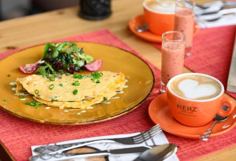 Номер Стандарт, Maison Bistro &