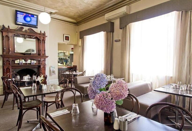 غرفة ديلوكس عائلية, Deloraine