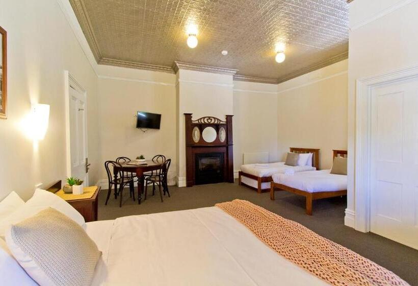 غرفة ديلوكس عائلية, Deloraine