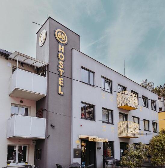 带阳台标准四人间, Private Rooms At Hostel63