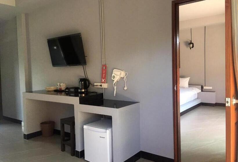 Quarto Estandar Comunicado, Chomview Resort